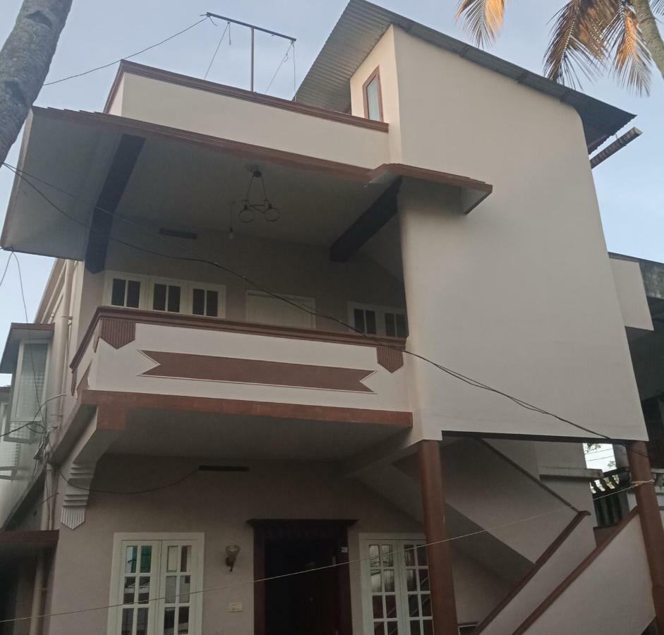 Frangipani Holiday Home Fort Kochi Exterior foto